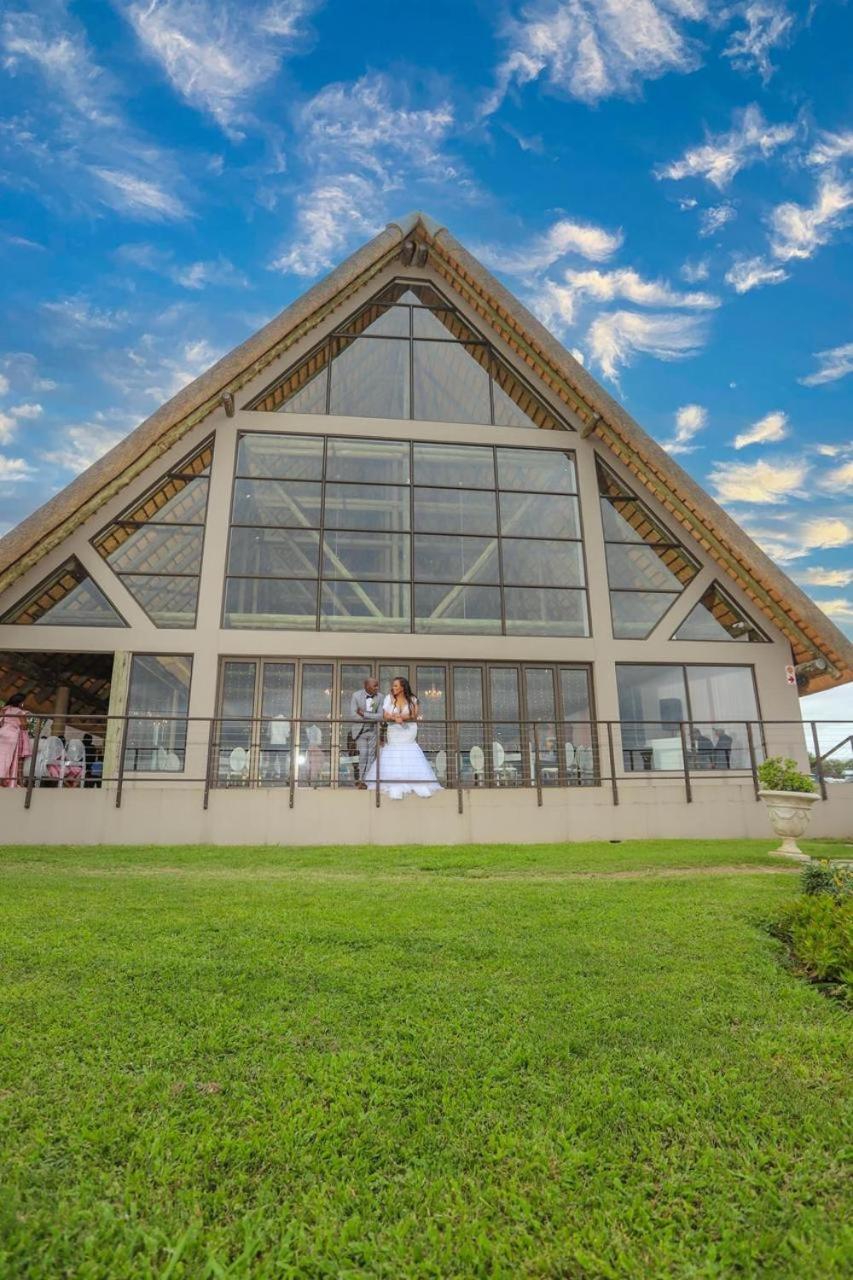Nauntons Guest House & Wedding Venue เลดี้สมิธ ภายนอก รูปภาพ