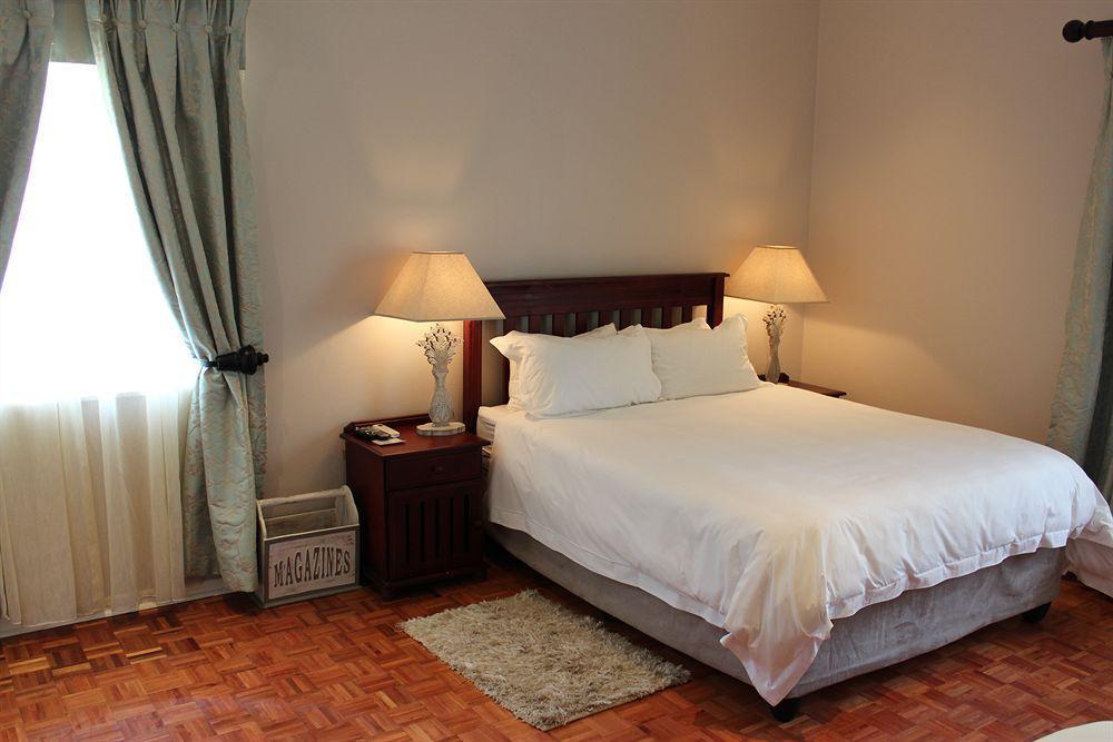 Nauntons Guest House & Wedding Venue เลดี้สมิธ ภายนอก รูปภาพ