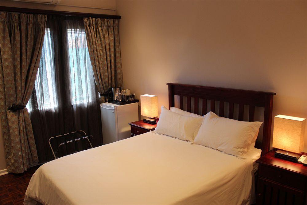 Nauntons Guest House & Wedding Venue เลดี้สมิธ ภายนอก รูปภาพ