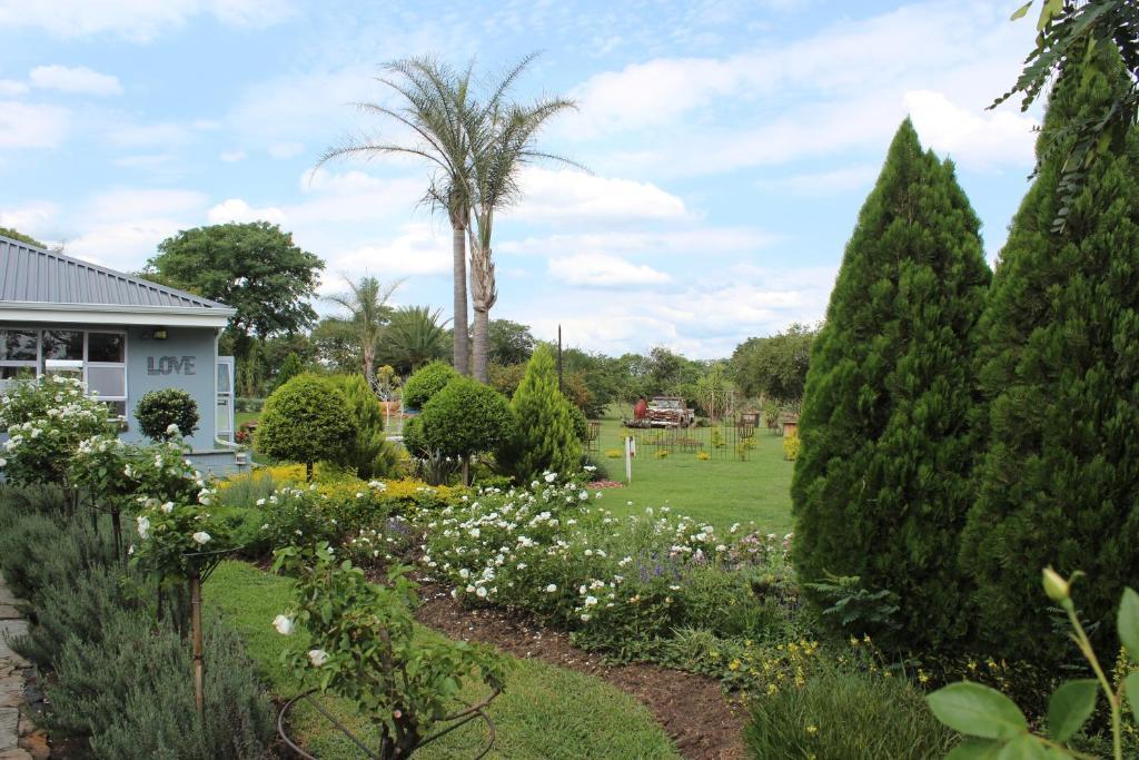 Nauntons Guest House & Wedding Venue เลดี้สมิธ ภายนอก รูปภาพ