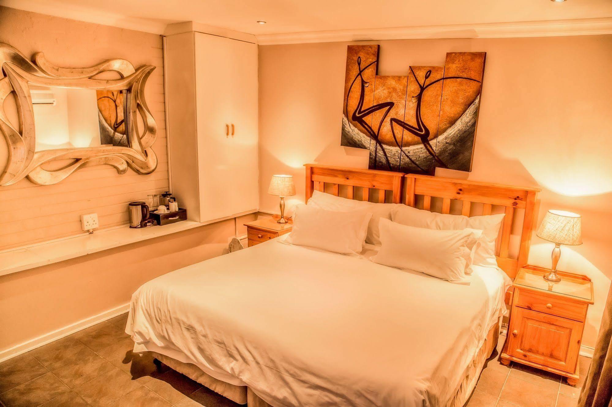 Nauntons Guest House & Wedding Venue เลดี้สมิธ ภายนอก รูปภาพ