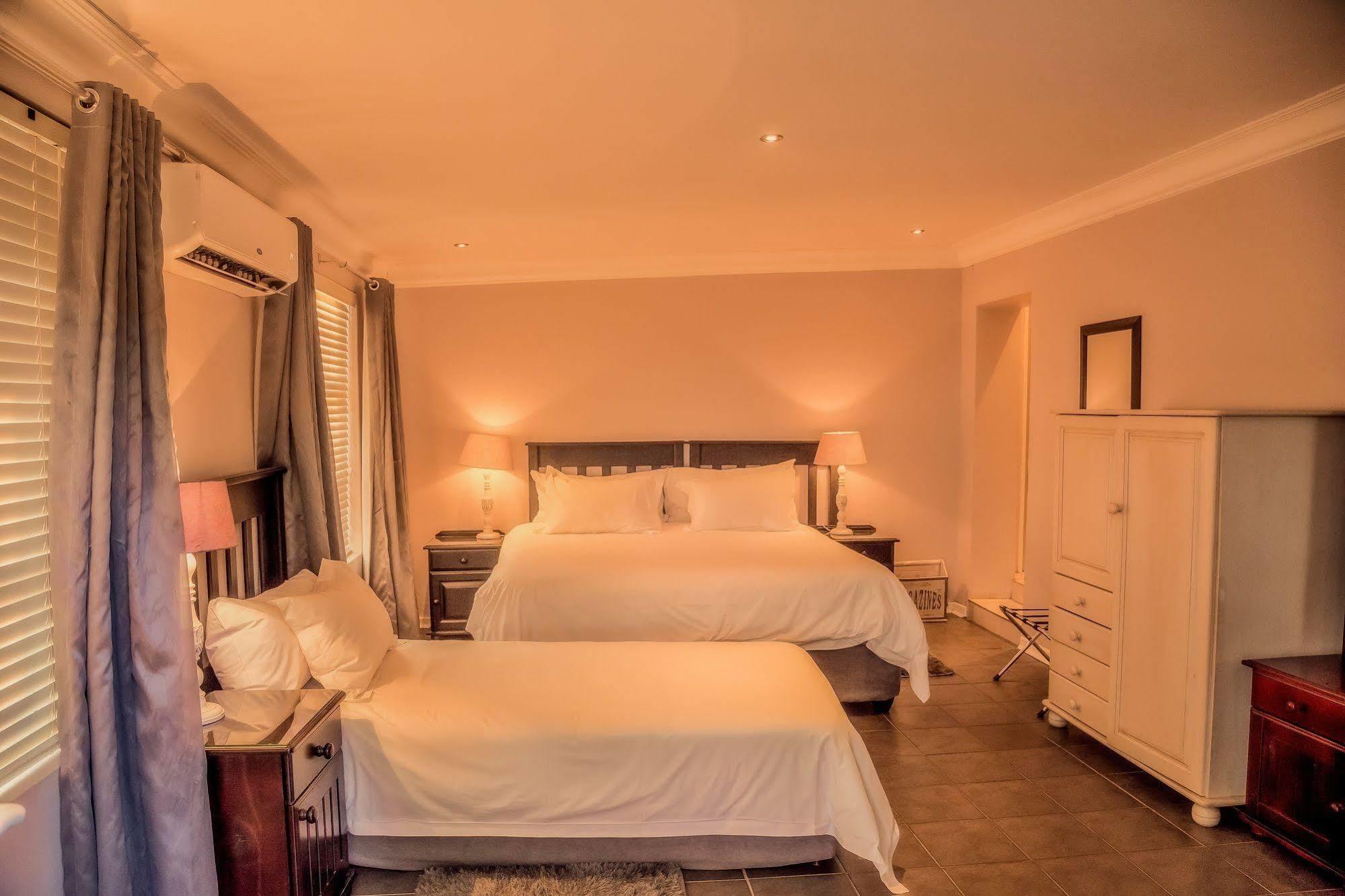 Nauntons Guest House & Wedding Venue เลดี้สมิธ ภายนอก รูปภาพ