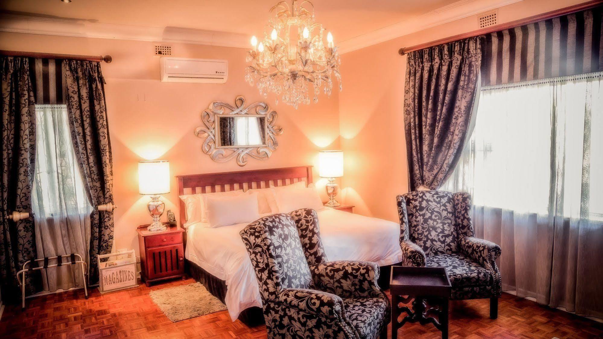 Nauntons Guest House & Wedding Venue เลดี้สมิธ ภายนอก รูปภาพ
